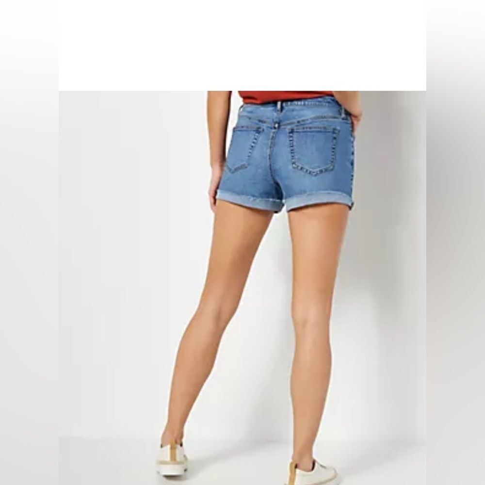 Candace Cameron Bure dark wash Denim Short 20W NWT - Picture 3 of 9